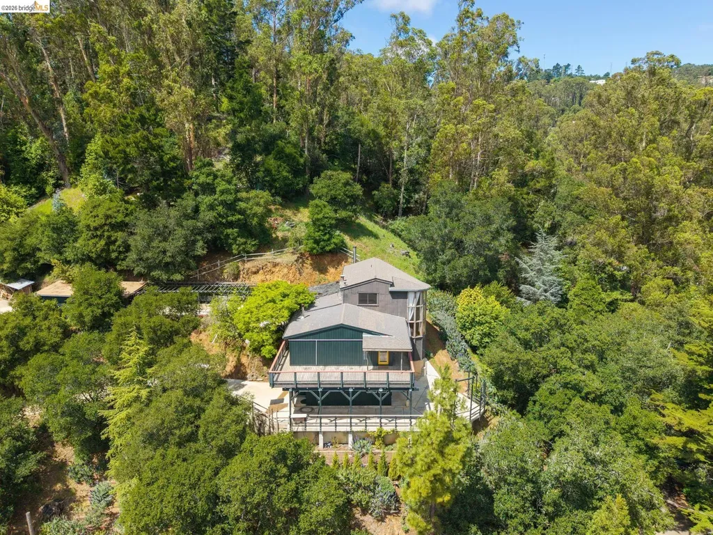 6383 Valley View Road Oakland CA 94611