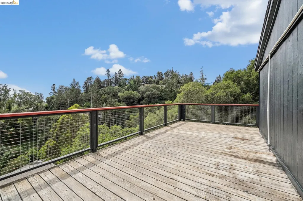 6383 Valley View Road Oakland CA 94611