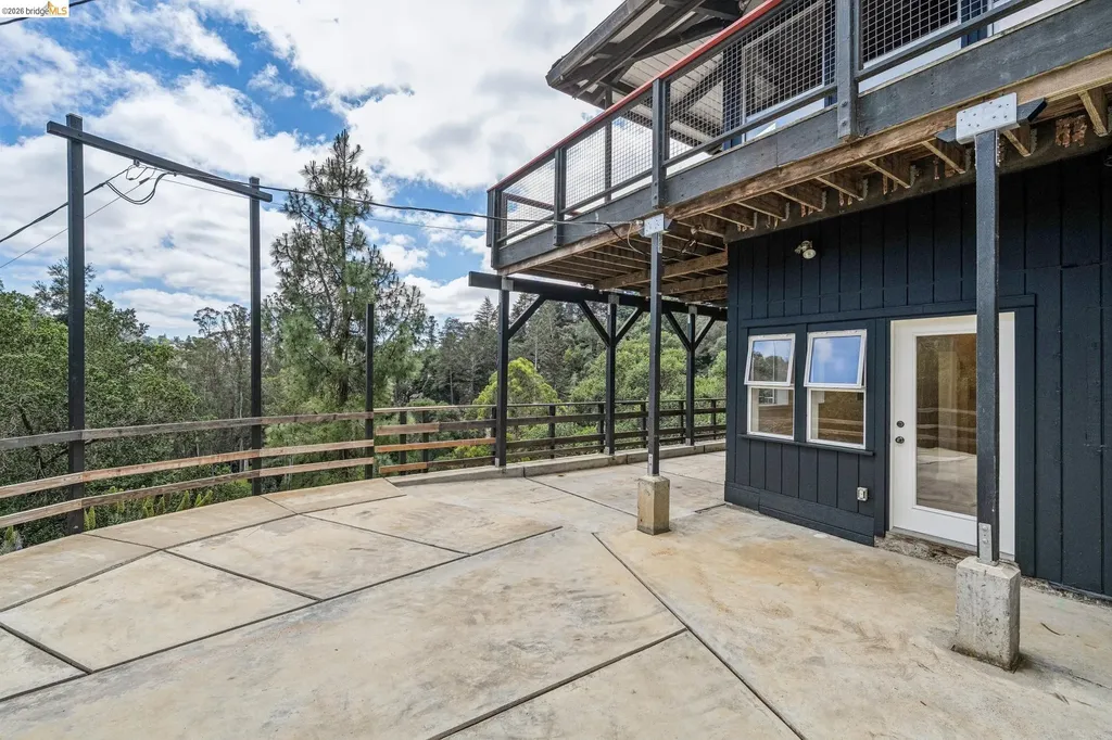 6383 Valley View Road Oakland CA 94611