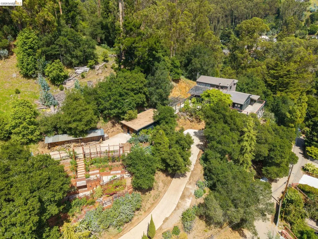 6383 Valley View Road Oakland CA 94611