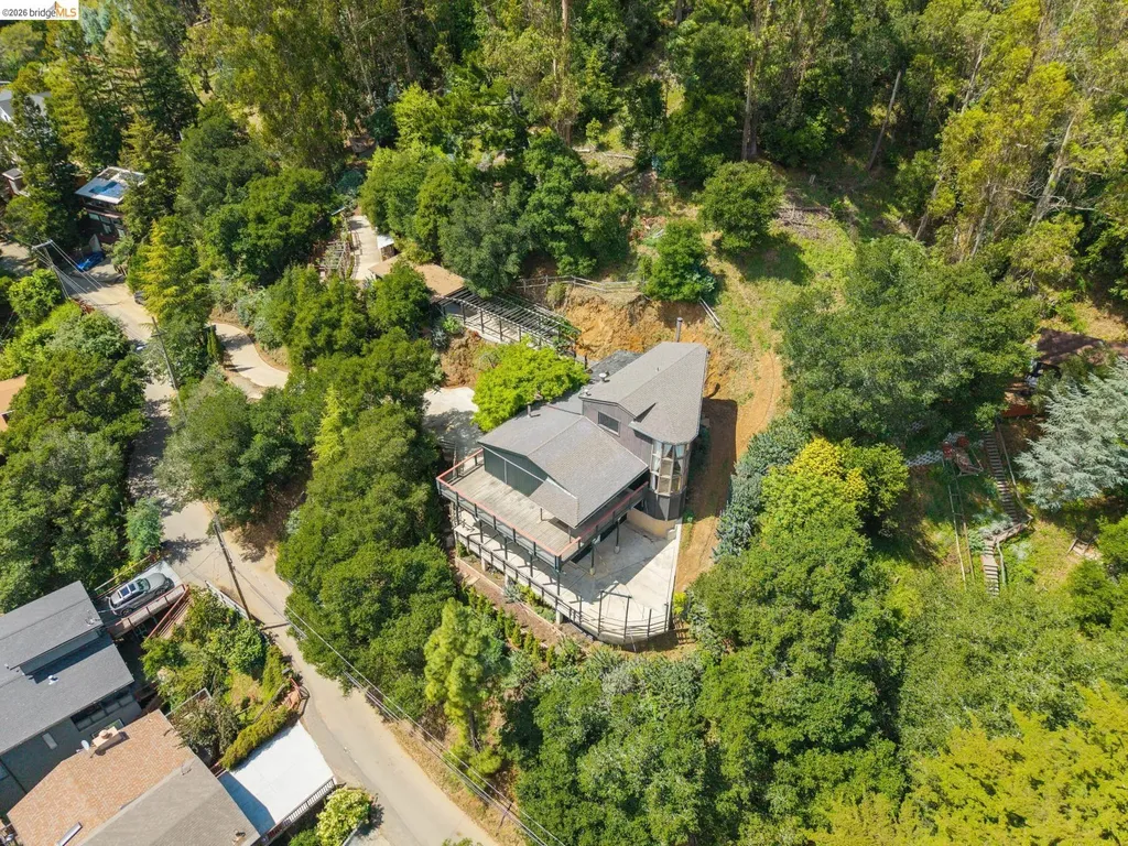 6383 Valley View Road Oakland CA 94611