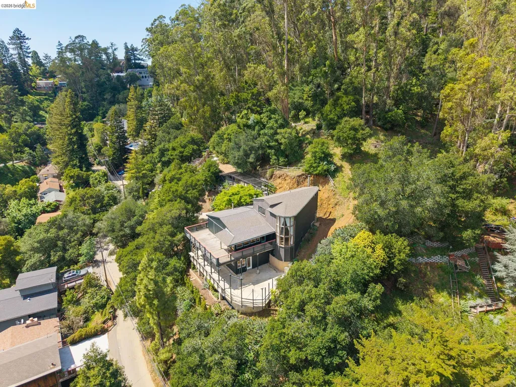 6383 Valley View Road Oakland CA 94611