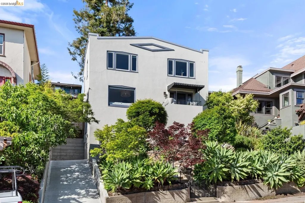 Berkeley CA, 2031 Los Angeles Avenue
