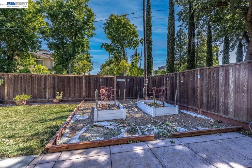 1766 Risdon Road Concord CA 94518