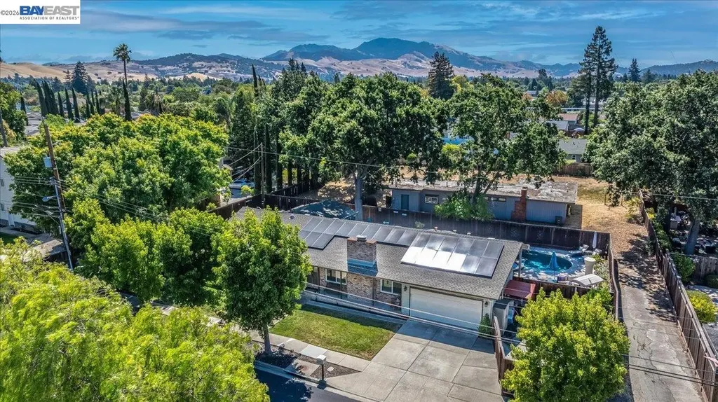1766 Risdon Road Concord CA 94518