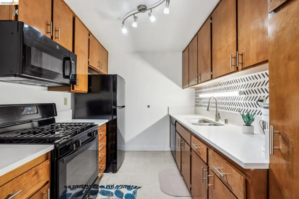2121 Vale Road San Pablo CA 94806