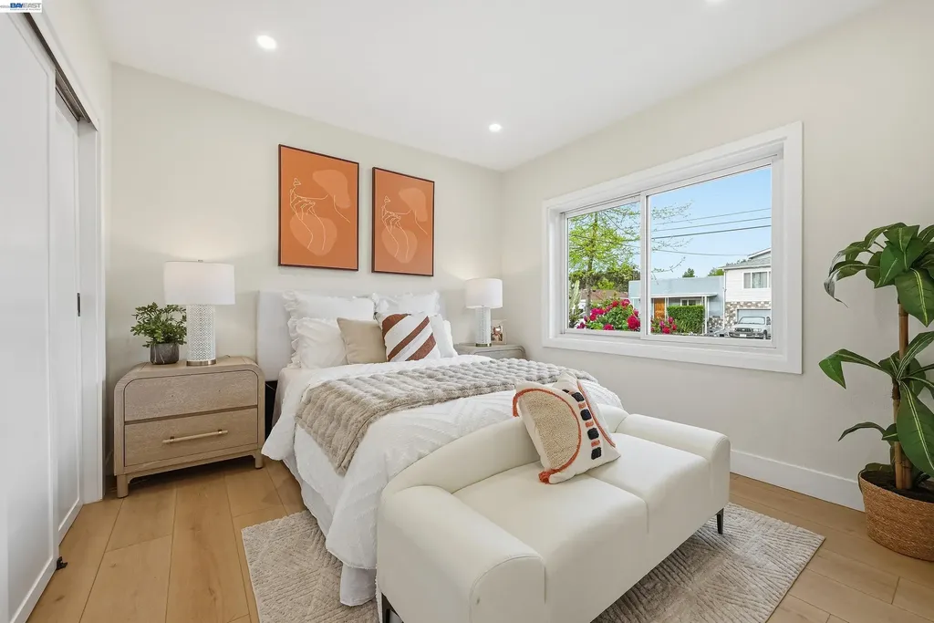 22 Garden Road Alameda CA 94502
