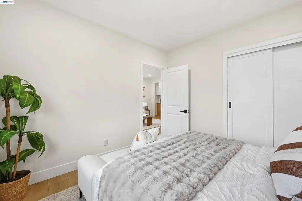 22 Garden Road Alameda CA 94502