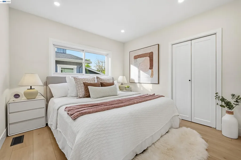 22 Garden Road Alameda CA 94502