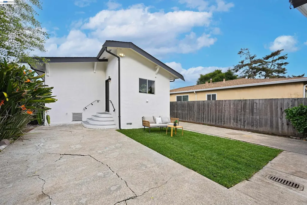 22 Garden Road Alameda CA 94502