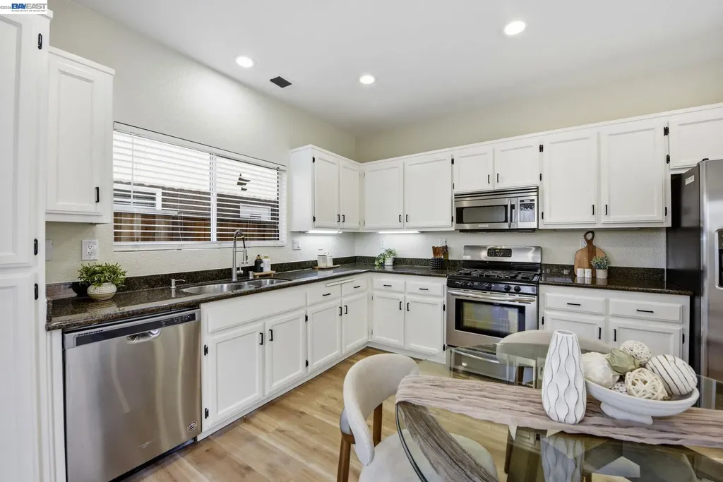 1085 La Brea Terrace Union City CA 94587