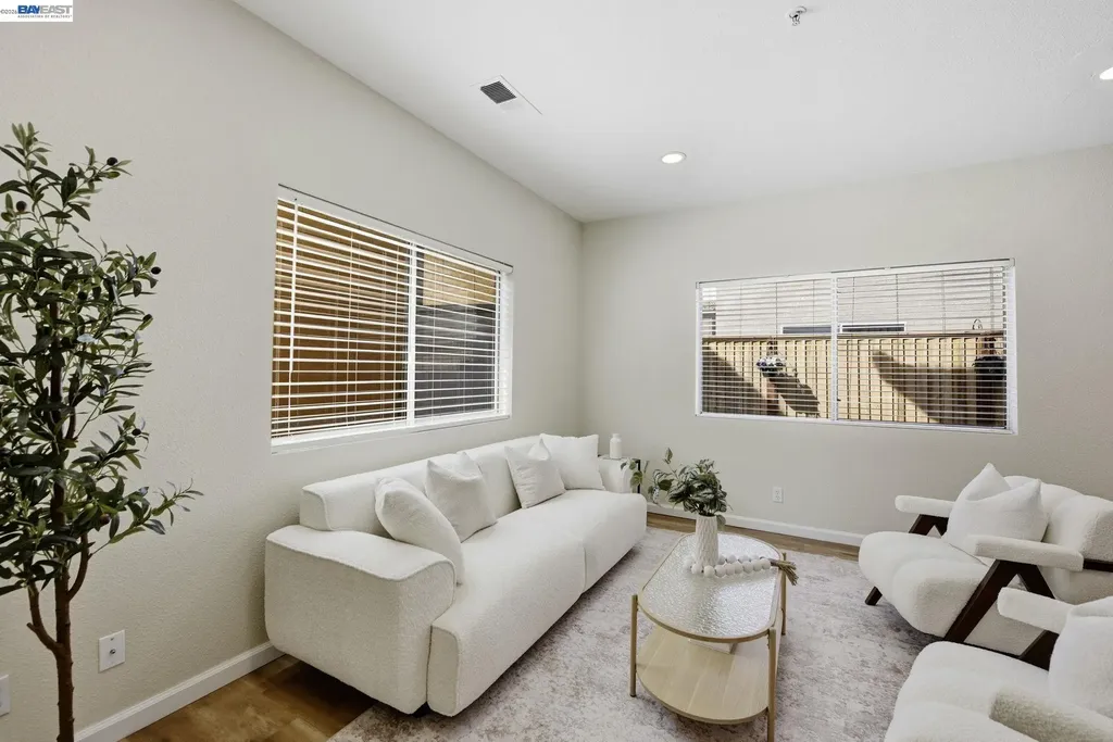 1085 La Brea Terrace Union City CA 94587