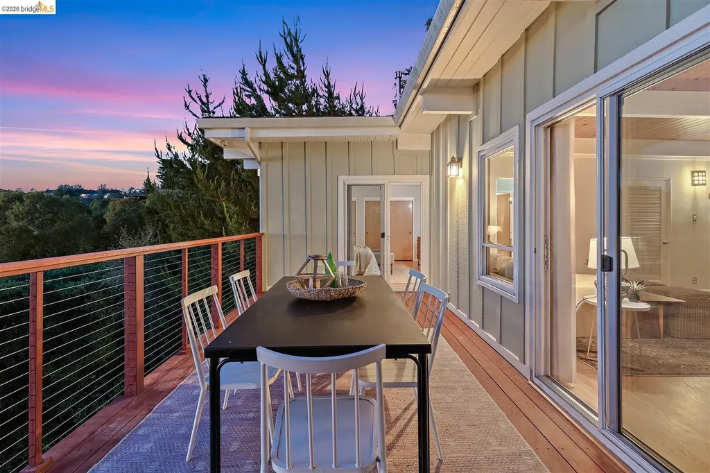 6741 Snake Road Oakland CA 94611