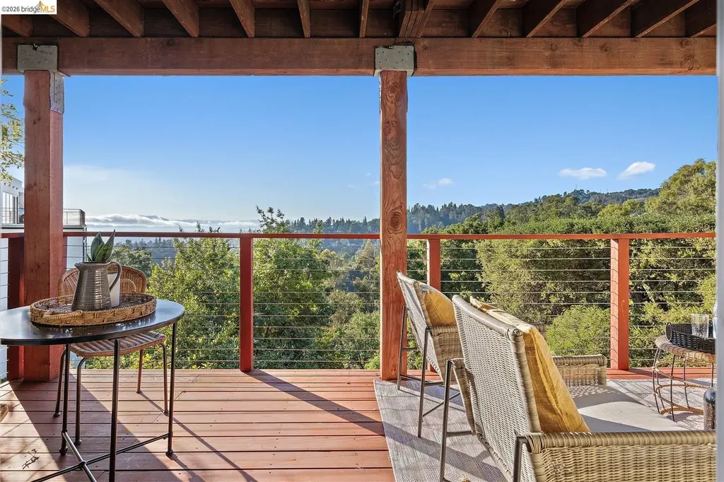 6741 Snake Road Oakland CA 94611