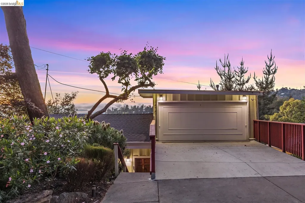 6741 Snake Road Oakland CA 94611