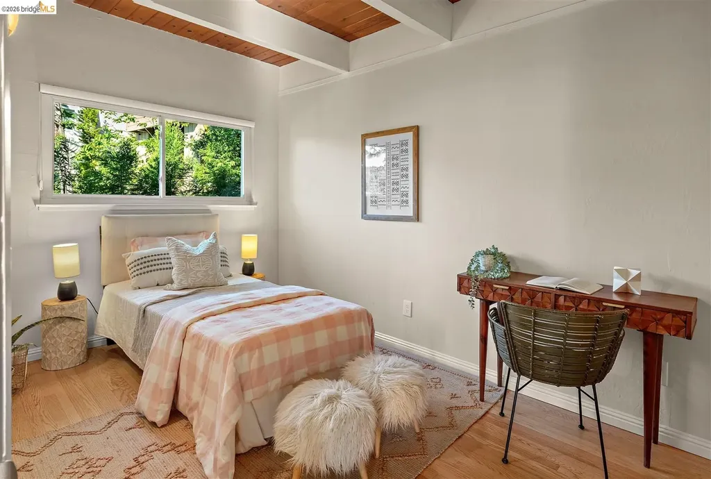 6741 Snake Road Oakland CA 94611