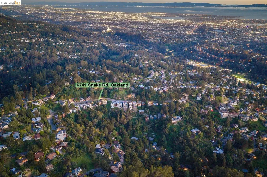 6741 Snake Road Oakland CA 94611