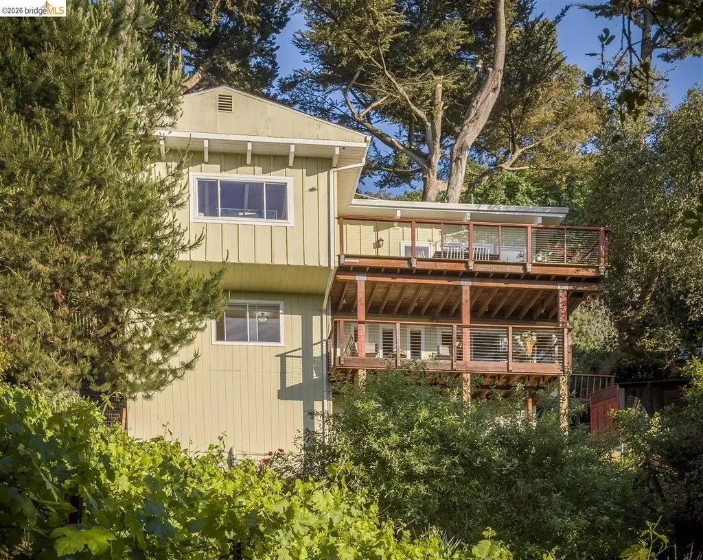 6741 Snake Road Oakland CA 94611