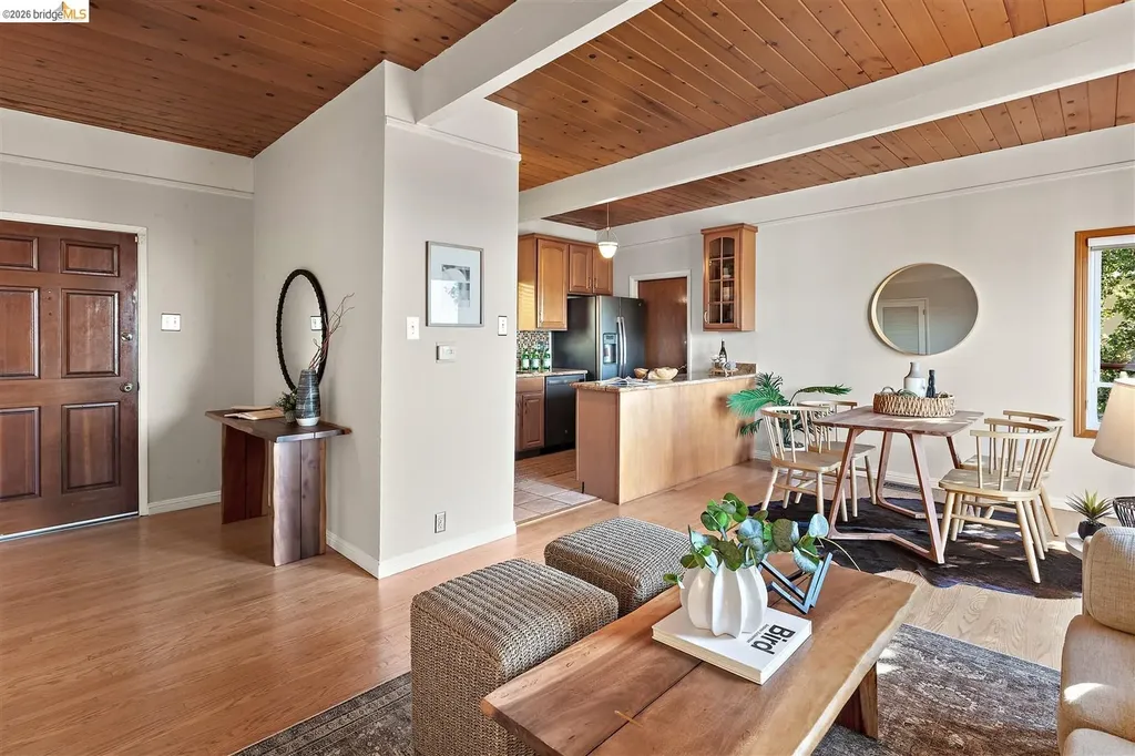 6741 Snake Road Oakland CA 94611