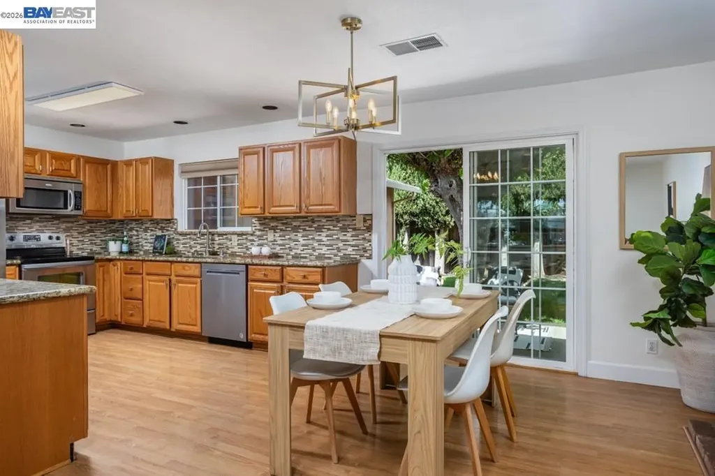 924 Lambaren Avenue Livermore CA 94551