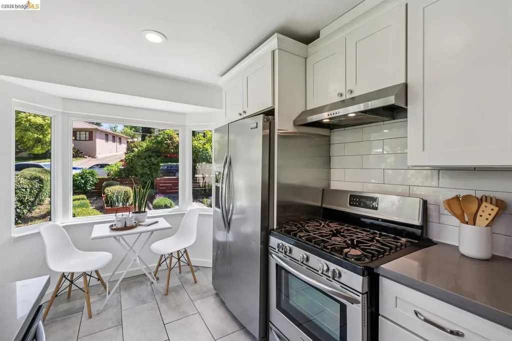 7406 Circle Hill Drive Oakland CA 94605