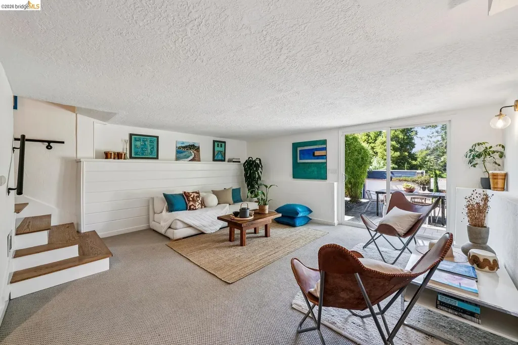 7406 Circle Hill Drive Oakland CA 94605