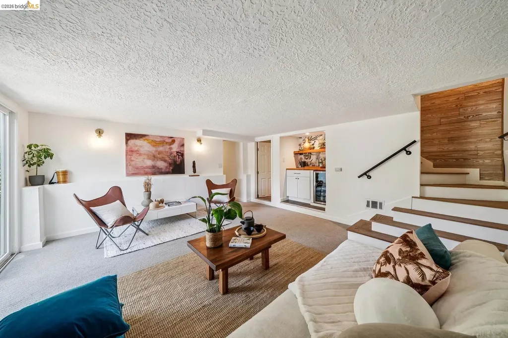 7406 Circle Hill Drive Oakland CA 94605
