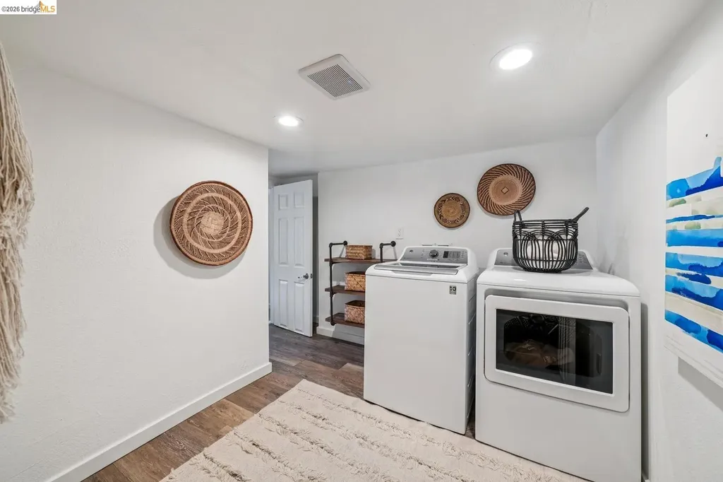 7406 Circle Hill Drive Oakland CA 94605