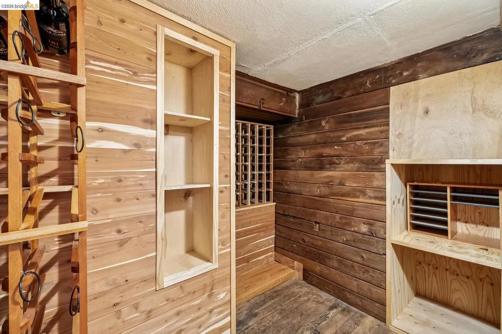 7406 Circle Hill Drive Oakland CA 94605