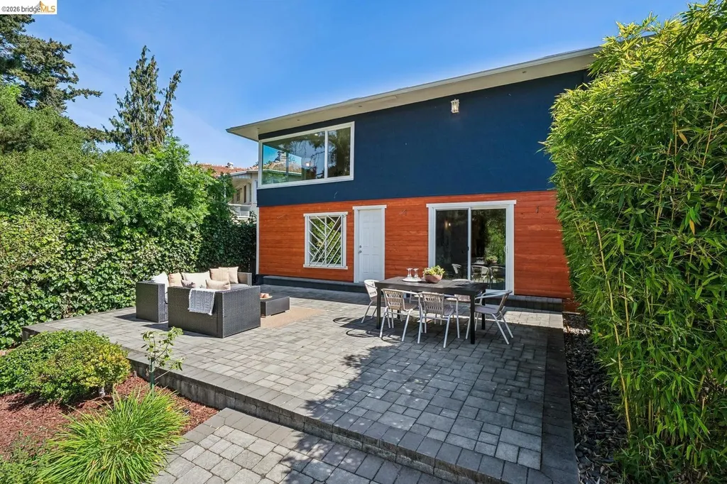 7406 Circle Hill Drive Oakland CA 94605