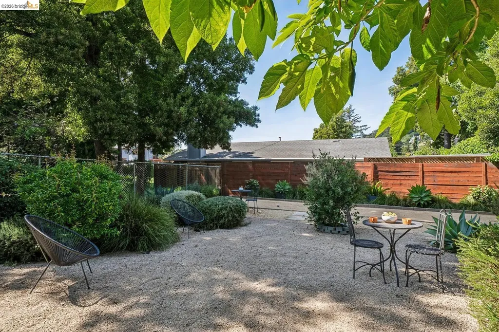 7406 Circle Hill Drive Oakland CA 94605
