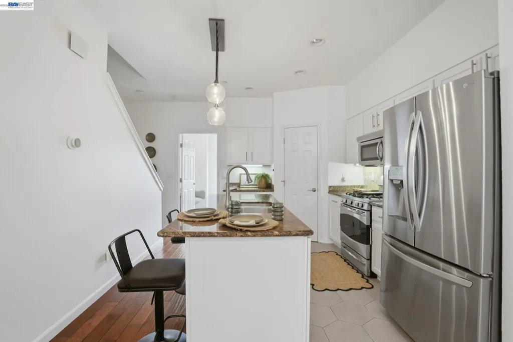 4895 Shattuck Avenue Oakland CA 94609