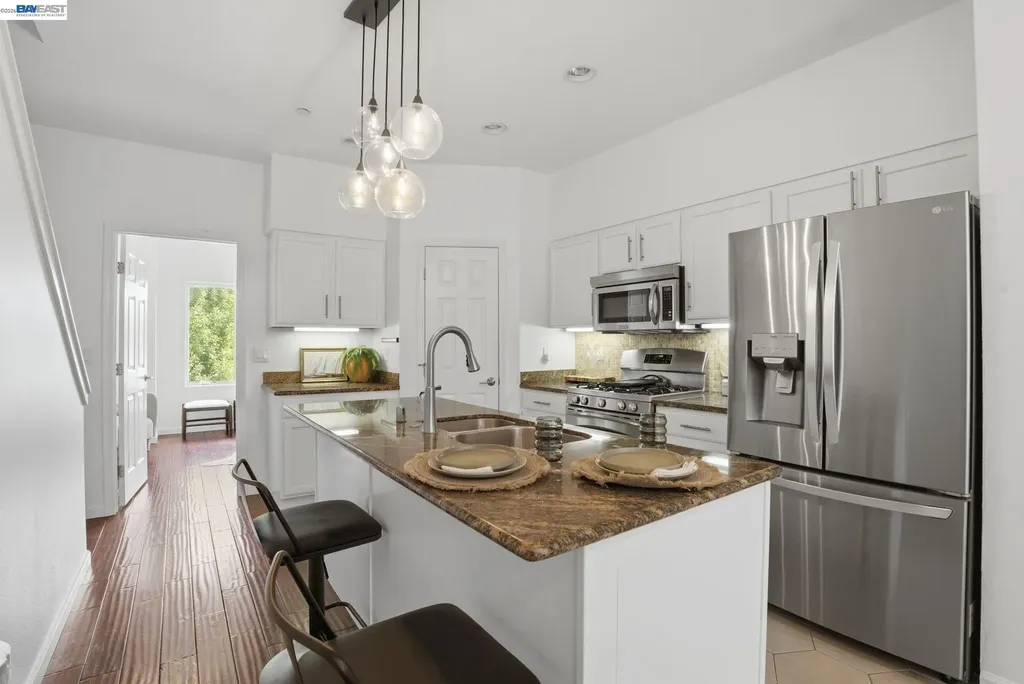 4895 Shattuck Avenue Oakland CA 94609