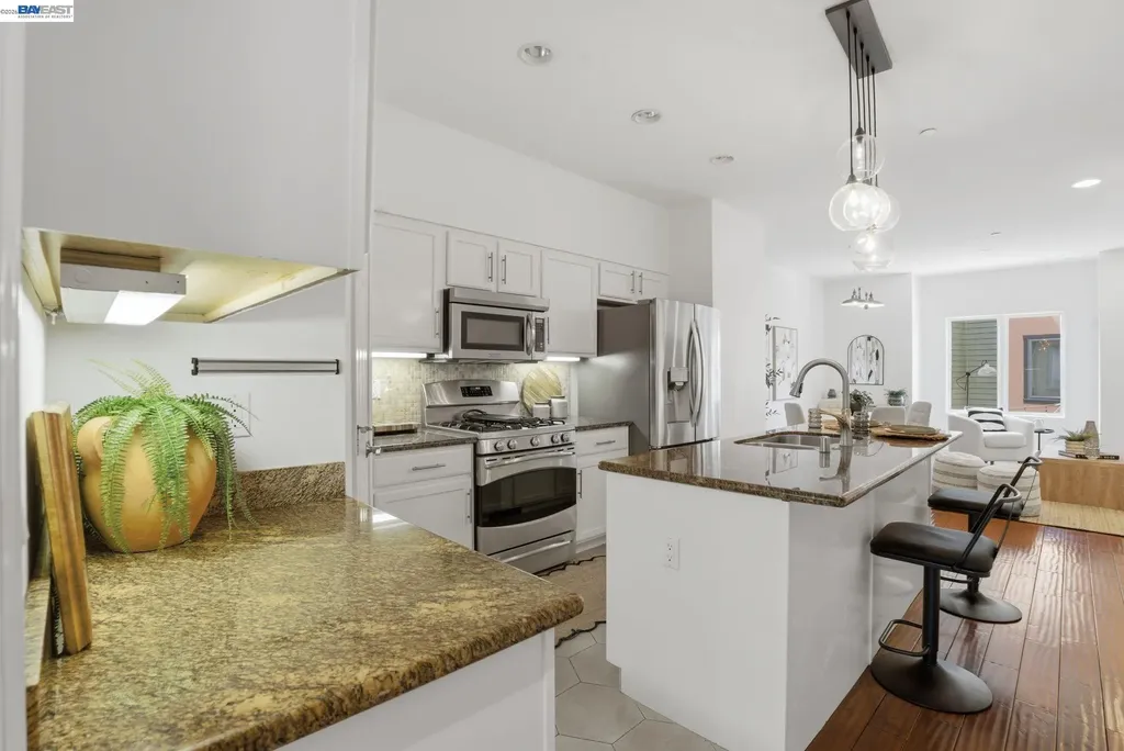 4895 Shattuck Avenue Oakland CA 94609