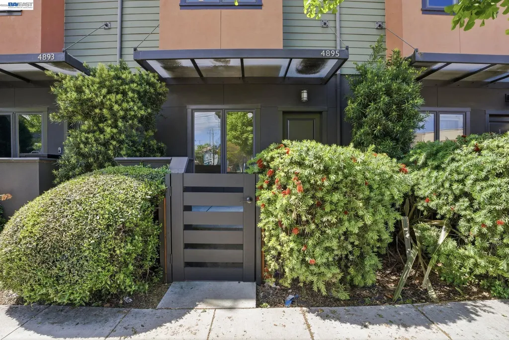 4895 Shattuck Avenue Oakland CA 94609