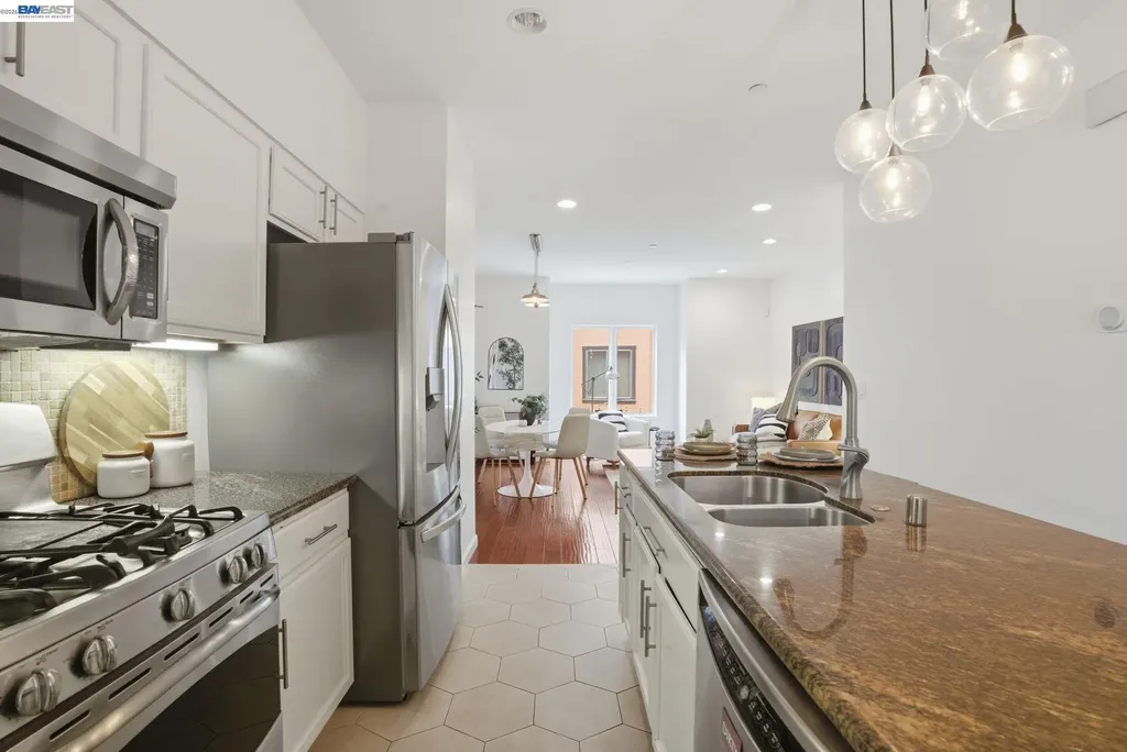 4895 Shattuck Avenue Oakland CA 94609