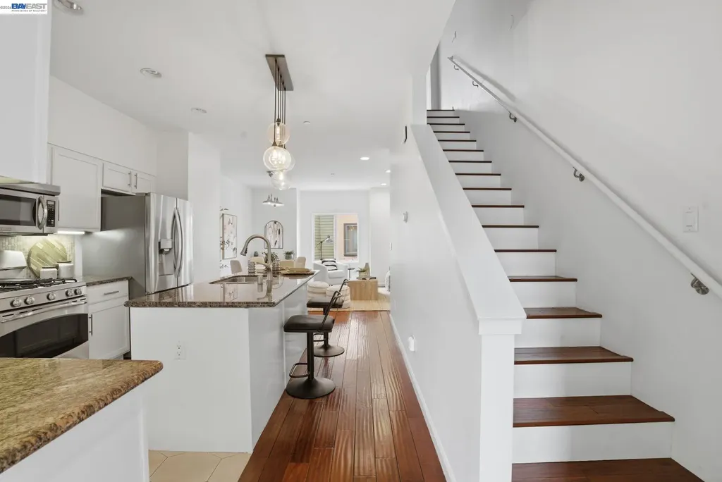 4895 Shattuck Avenue Oakland CA 94609