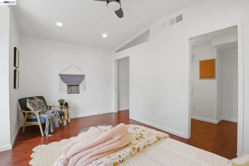 4895 Shattuck Avenue Oakland CA 94609