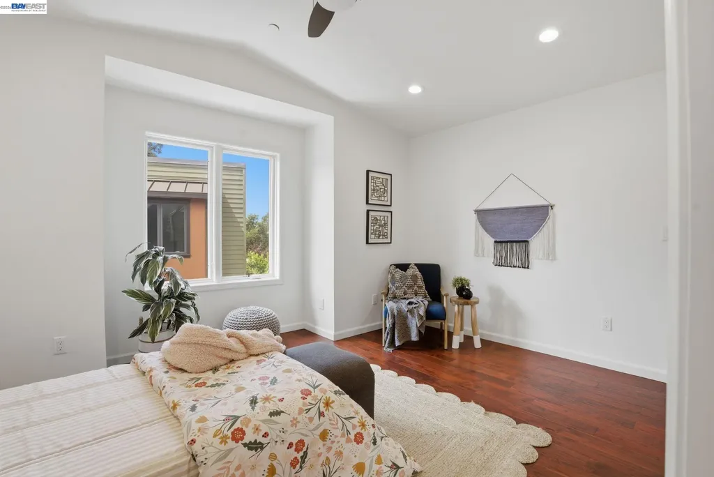 4895 Shattuck Avenue Oakland CA 94609