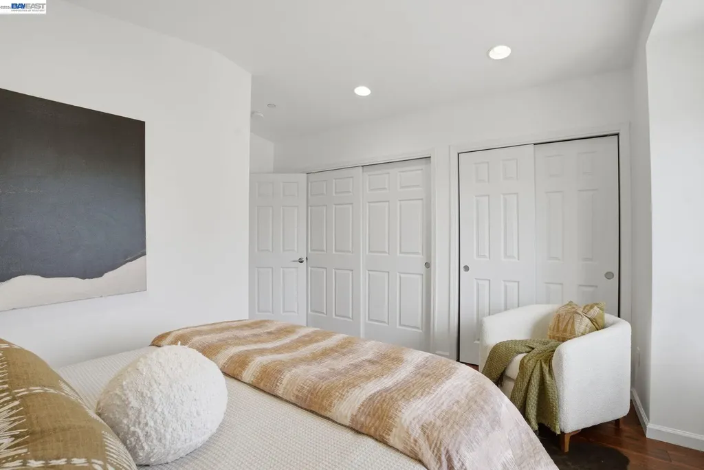 4895 Shattuck Avenue Oakland CA 94609