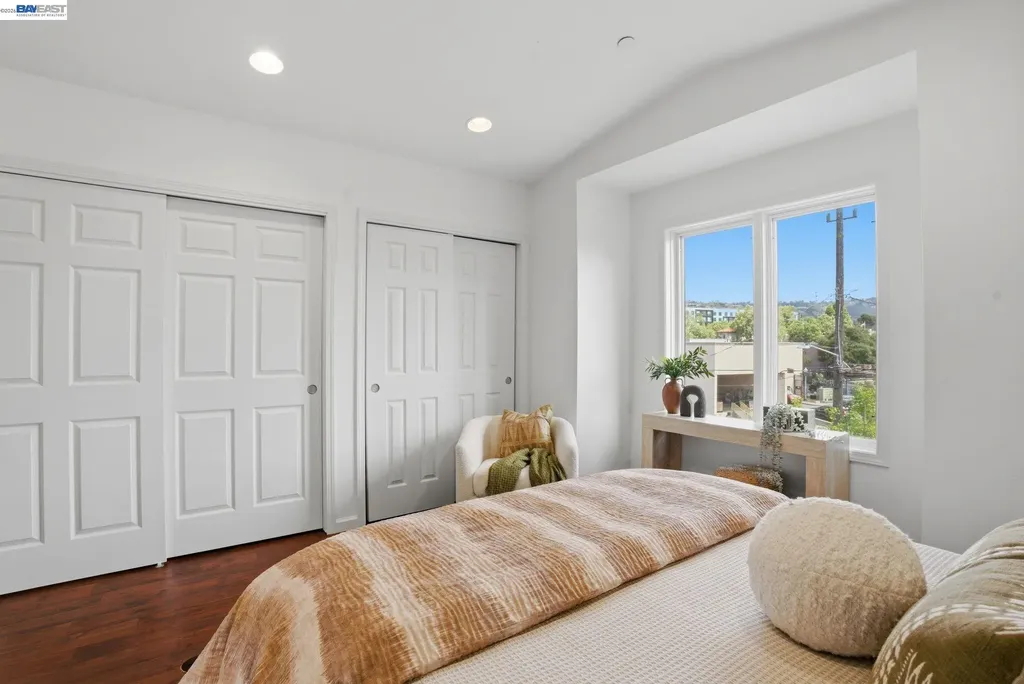 4895 Shattuck Avenue Oakland CA 94609