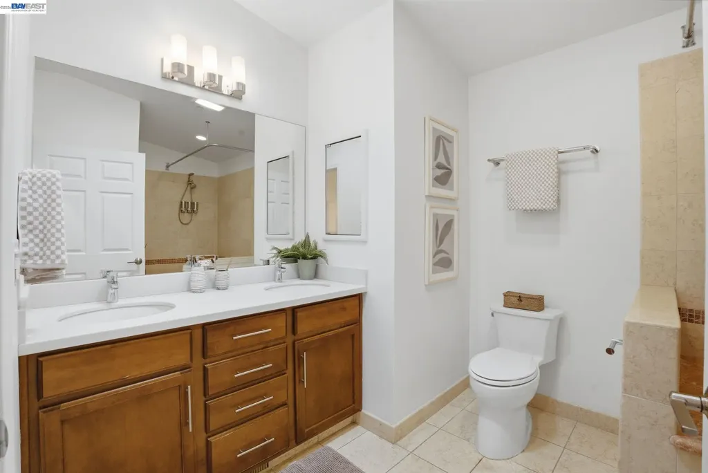 4895 Shattuck Avenue Oakland CA 94609
