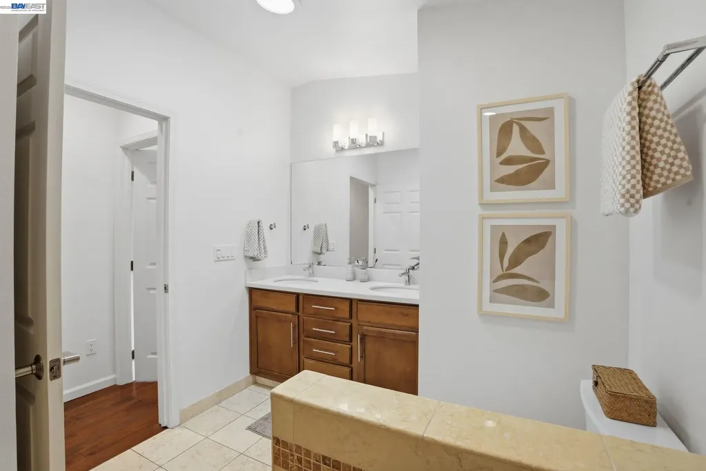 4895 Shattuck Avenue Oakland CA 94609