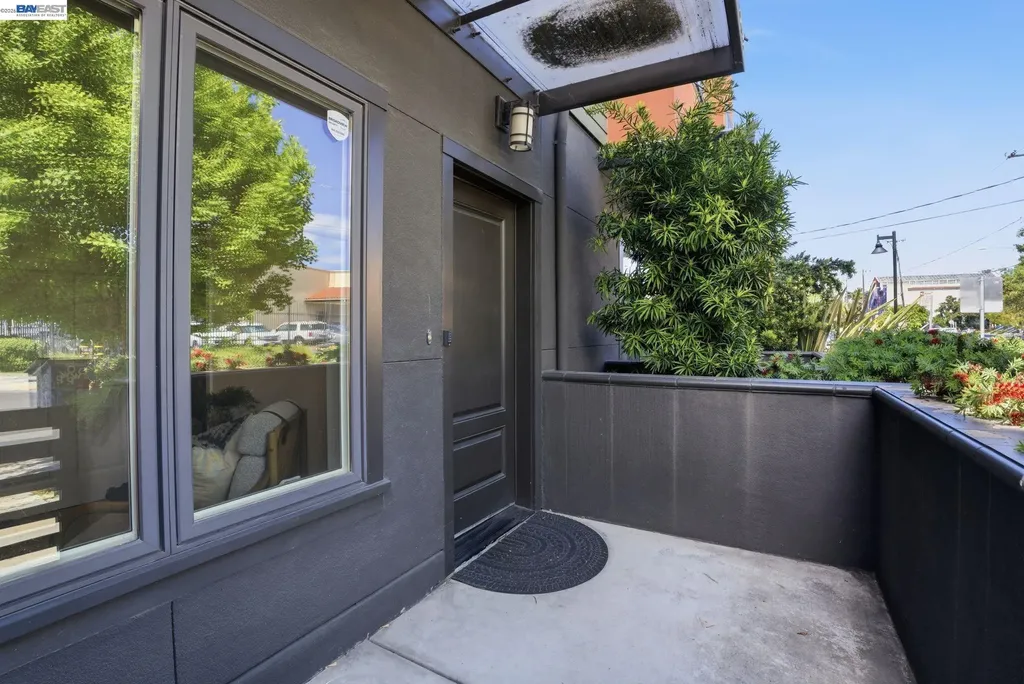 4895 Shattuck Avenue Oakland CA 94609