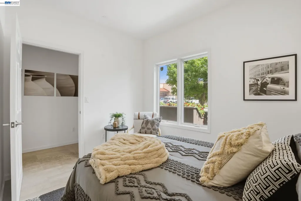 4895 Shattuck Avenue Oakland CA 94609