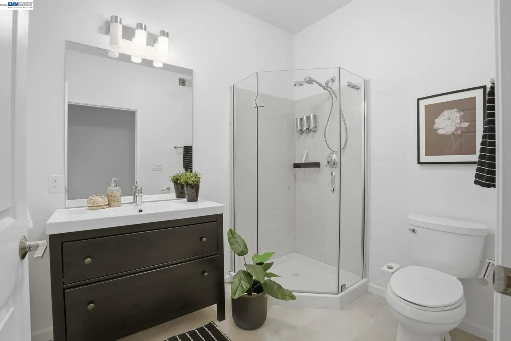 4895 Shattuck Avenue Oakland CA 94609
