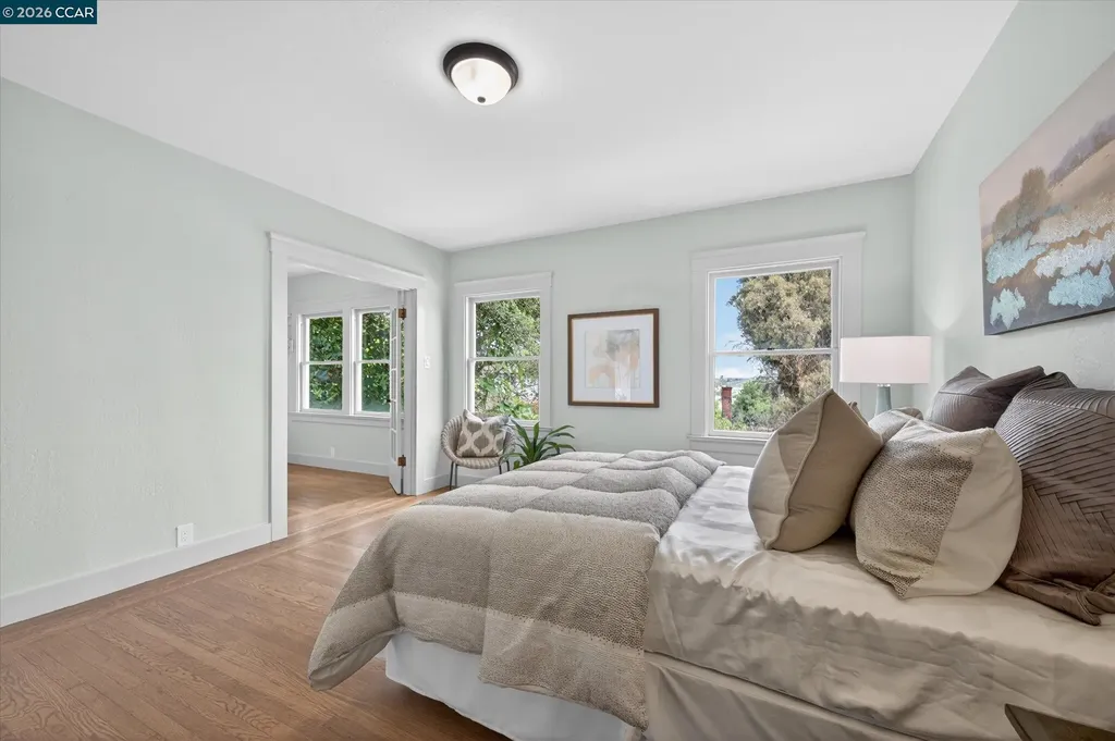 444 Edwards Street Crockett CA 94525