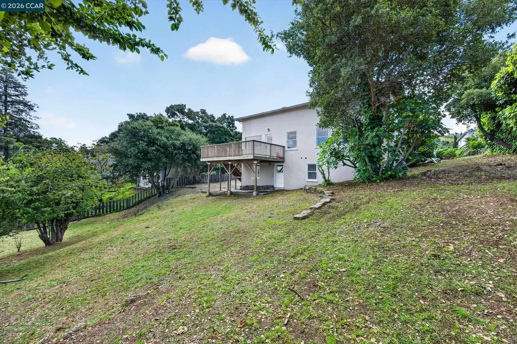 444 Edwards Street Crockett CA 94525