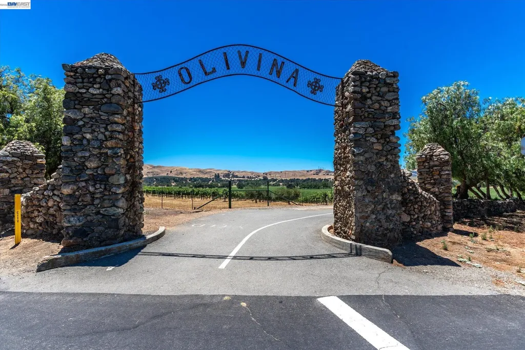 3001 Lusitana Drive Livermore CA 94550