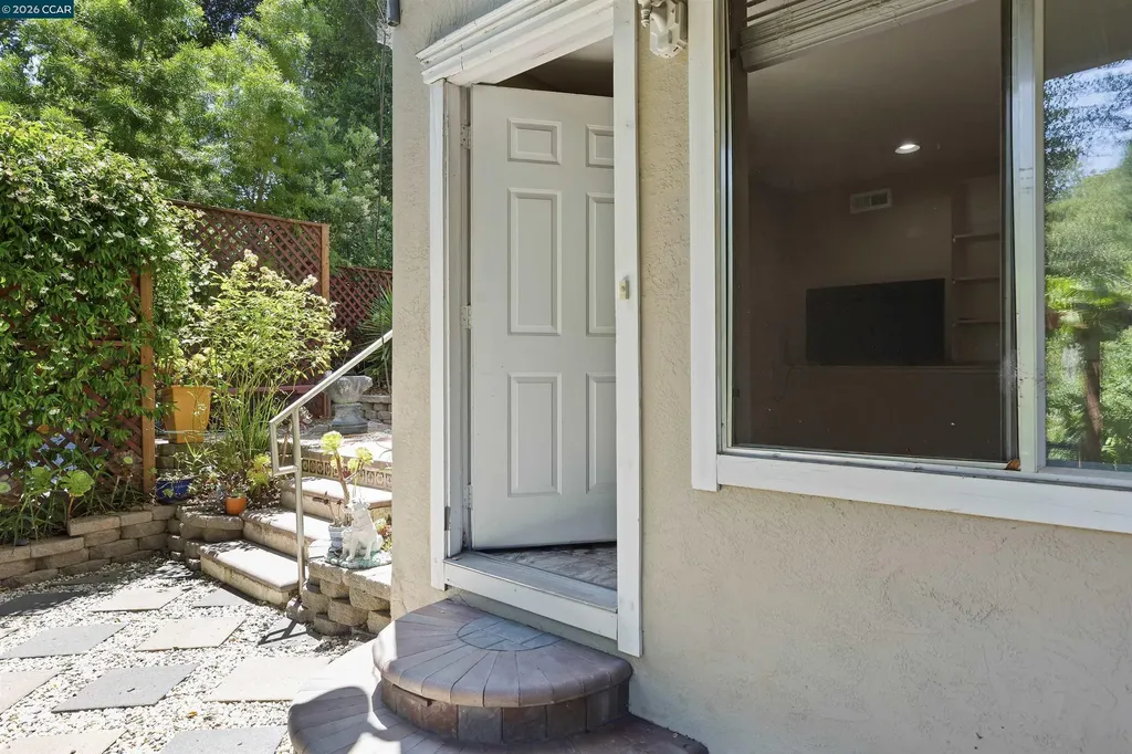 38 Saint Stephens Drive Orinda CA 94563